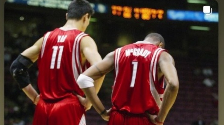 ????開拓者亨德森社媒曬04年姚麥合照 他和楊瀚森已互關(guān)