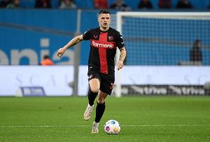 記者：扎卡將與滕哈赫及高層會(huì)談，若離隊(duì)藥廠要價(jià)至少1500萬(wàn)歐