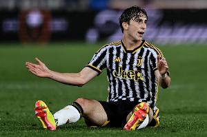 跟隊記者：尤文考慮1500萬到2000萬賣米雷蒂，許多意大利球隊有意