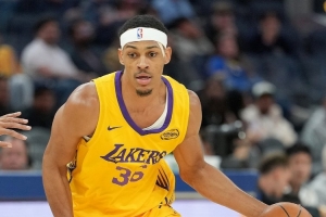 廣東名宿拼了！貝茲利得8分11板3助 正負(fù)值+16全場(chǎng)最高&搶5個(gè)前板