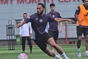 紅魔新10號(hào)！曼聯(lián)社媒曬新援庫尼亞首次訓(xùn)練視頻