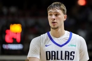 ??孔祥宇：弗拉格首秀頂住了對抗壓力&打得算是出色 他還很年輕