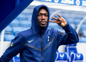 記者：費(fèi)內(nèi)巴切授權(quán)的一名代表已飛往倫敦，與比蘇馬和熱刺會(huì)談