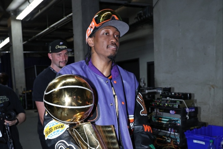 杰倫威合同無球員/球隊選項 5年2.39億已穩(wěn) 想拿2.87億得解鎖榮譽