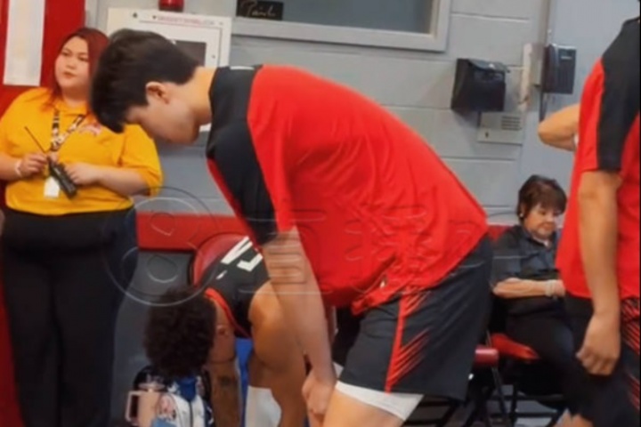 壓力和動力并存???小吧現(xiàn)場直擊楊瀚森通道熱身??