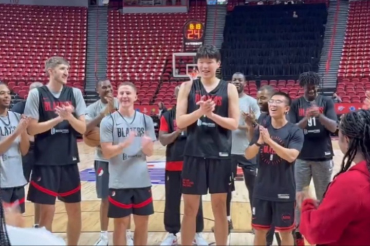 ??文化輸出+新秀義務~楊瀚森用中文為球隊PR唱生日快樂歌