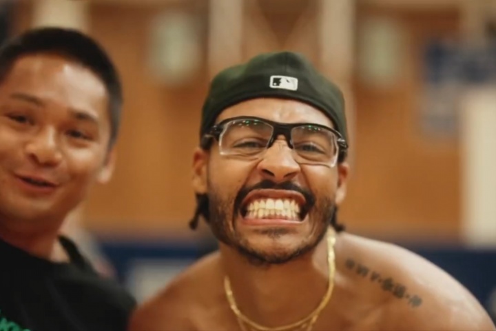 ??直播反應(yīng)??！普爾訓(xùn)練直播中得知盧尼簽約鵜鶘 高興壞了！