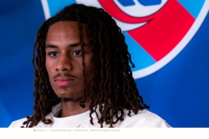 官方：斯特拉斯堡簽下切爾西19歲中場(chǎng)阿穆古，簽約至2030年