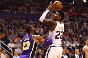 大將軍：艾頓來湖人后沒收到詹姆斯的短信 這暗示后者可能要離開