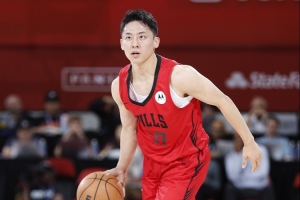 ??打得很一般！河村勇輝三分5中1僅拿3分2助 有4失誤&正負(fù)值-25