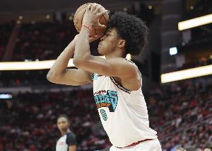 不在狀態(tài)！韋爾斯10投僅3中拿到13分3板出現(xiàn)3失誤5犯規(guī) 三分7中2