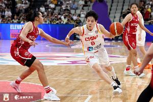 利刃出鞘???楊舒予5中4拿下12分2板4助3斷 靈動突破成亮點(diǎn)