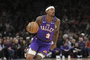 美記：勇士對(duì)比爾的興趣被夸大了 后者也不太可能接受一份底薪