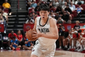 蘇群：楊瀚森的三分&體能需要加強(qiáng) 首季要做好打35分鐘的體能儲(chǔ)備