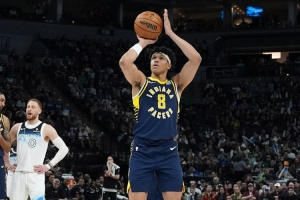 效率驚人！步行者24年次輪秀弗里曼5中4 拿到15分11板1斷2帽