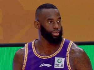 衛(wèi)冕冠軍？桑普森有可能加入冠軍球隊 媒體人曬出其對陣廣廈圖片