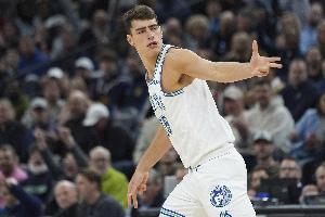 加爾扎：我一直努力打球 4年來我在防守端進步了