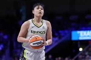 盡力局！李月汝首發(fā)26分鐘11中8高效貢獻16分5板外加1斷1帽