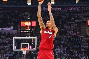 降維打擊！韋爾半場10中7&三分2中2得17分6板1斷2帽