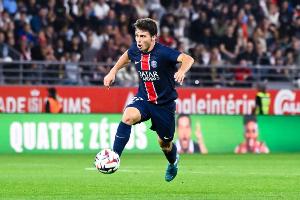 心態(tài)失衡，內(nèi)維斯職業(yè)生涯各項賽事首次吃到紅牌