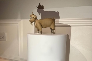 亞歷山大慶祝27歲生日 蛋糕上站著頭戴皇冠的山羊????