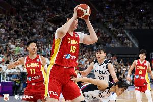 ??小孩欺負(fù)大人！張子宇8中8超高效砍18分4板 下半場(chǎng)首發(fā)改戰(zhàn)局