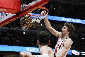 砍下28+5！美記：布澤利斯將不會繼續(xù)出戰(zhàn)后續(xù)的夏季聯(lián)賽