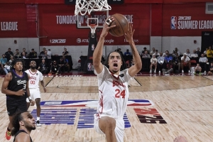 可圈可點(diǎn)！12號秀埃桑格14中7拿到21分 三分8中3