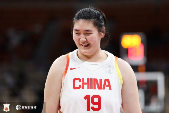 對(duì)位碾壓！張子宇半場(chǎng)4投全中&罰球2中2 砍下10分3板&正負(fù)值+8