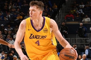 災(zāi)難！克內(nèi)克特15投僅3中拿到8分7板 三分8中1??