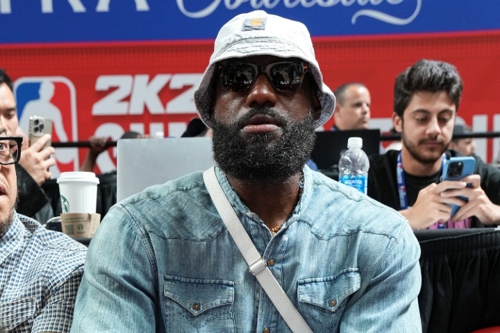 隊記：在有關(guān)詹姆斯的交易中 湖人拒絕接手延續(xù)到2025-26后的合同