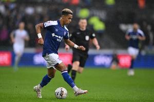 TA：布倫特福德與伊鎮(zhèn)接洽哈欽森，但不愿付3500萬(wàn)鎊解約金