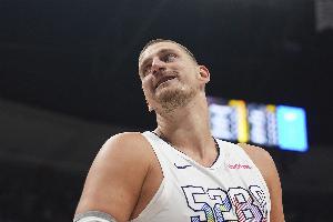 約基奇：別看我有點(diǎn)豐滿(mǎn) 但是我每個(gè)夏天都在努力訓(xùn)練&保持體能