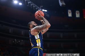 直播吧：廣東并無計(jì)劃使用外援優(yōu)先續(xù)約權(quán)