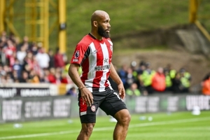 天空：曼聯(lián)買姆貝莫的談判還在繼續(xù)，小蜜蜂不可能同時賣他和維薩