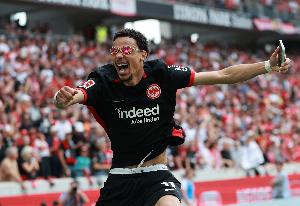 記者：利物浦對(duì)簽下?；倏烁械綐?lè)觀，今日繼續(xù)與法蘭克福談判