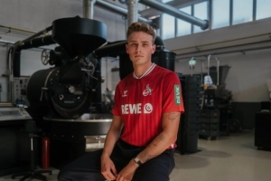 官方：科隆從布隆德比簽下右后衛(wèi)塞布隆森，合約至2028年