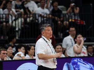 媒體人：中國女籃今天是嚴重的輕敵導致輸球 又裝又浪