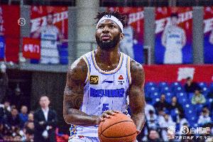 記者：北京男籃大概率上報杰曼和奧莫特兩名外援的優(yōu)先續(xù)約權(quán)