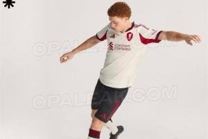 利物浦新賽季客場球衣諜照：奶油白色主體+紅色Logo&黑色點(diǎn)綴