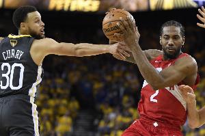 ??7年前的今天：萊昂納德被交易至猛龍 隨后為球隊(duì)奪得隊(duì)史首冠