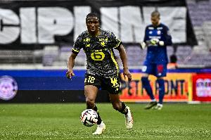 記者：伯恩茅斯3000萬歐報(bào)價(jià)中衛(wèi)迪亞克特被拒，里爾要價(jià)4000萬歐