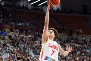 串聯(lián)全隊！楊力維6投3中 得到7分2籃板9助攻1搶斷