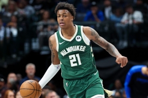 打得可以！泰勒-史密斯13中6&4記三分空砍21分5板