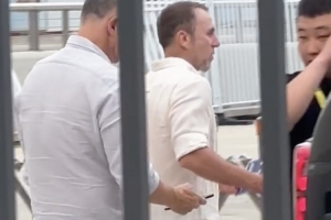 久爾杰維奇現(xiàn)身工體，觀看今晚京滬大戰(zhàn)