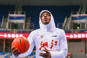 媒體人：上賽季效力于深圳的內(nèi)線雷吉-佩里已經(jīng)簽約北控