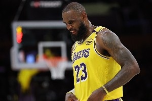 下賽季薪資榜：26人4000萬+ 老詹第12KD第4 庫里離6000萬一步之遙