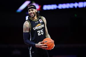 媒體人：遼寧男籃簽回外援莫蘭德 曾助遼籃三奪CBA總冠軍