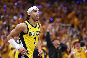 步行者GM：我們要內(nèi)姆哈德帶領(lǐng)球隊 他作為得分手需要更自信一些