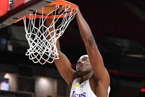 隊(duì)記：科洛克一直在努力擴(kuò)大自己投籃范圍 在夏聯(lián)展現(xiàn)了一些亮點(diǎn)